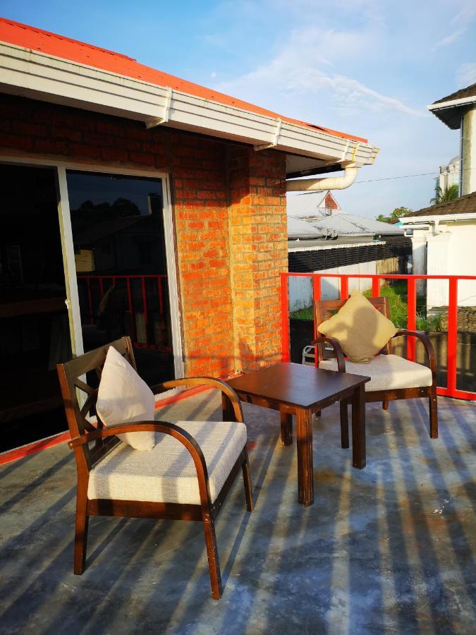 Kenyalang Urban Homestay Kuching Bagian luar foto
