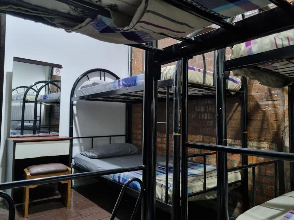 Kenyalang Urban Homestay Kuching Bagian luar foto